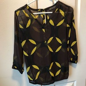 Outback Red sheer quarter sleeve top